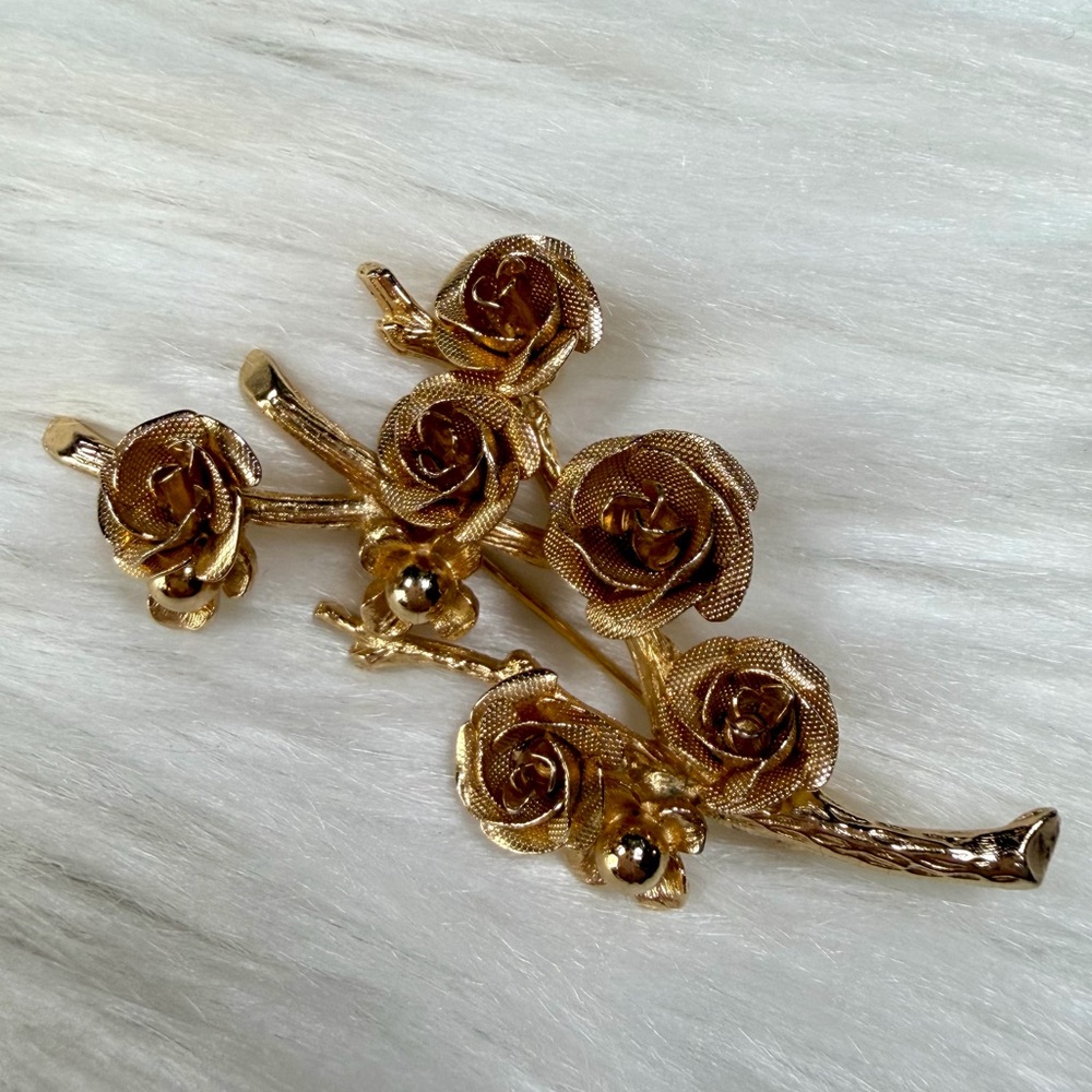 Vintage‎ Gold Toned Rose Brooch